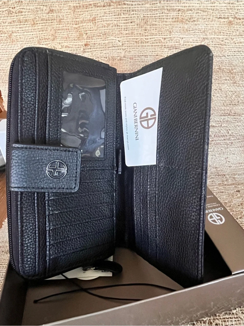 NWT Giani Bernini Black Quilted Leather Zip-Around Wallet with Turnlock